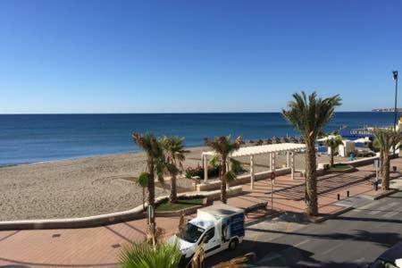 Апартаменти Espectacular 1ª Linea De Playa...Te Enamoraras!!! Фуенхірола Екстер'єр фото